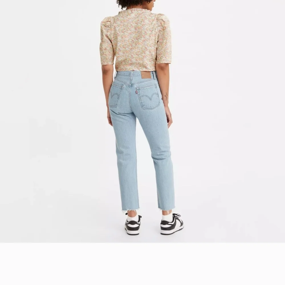BNWT Levi's Wedgie Straight Jean's - Picture 1 of 9
